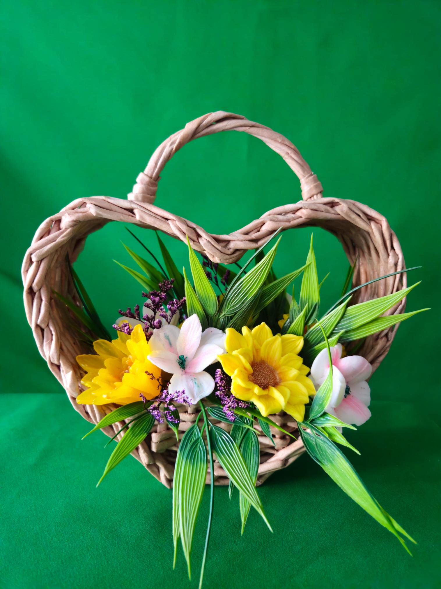 Artisan Bloomcraft Soap Art Arrangement – Elegant Scented Gift