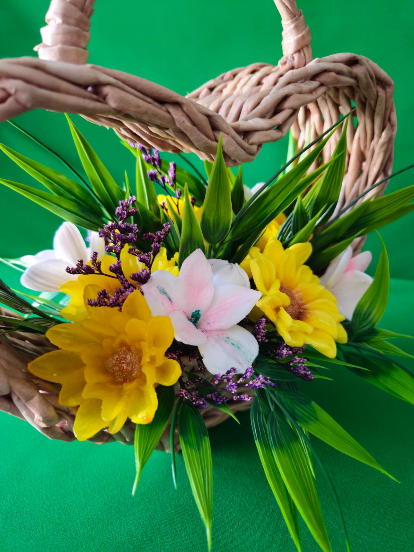 Artisan Bloomcraft Soap Art Arrangement – Elegant Scented Gift