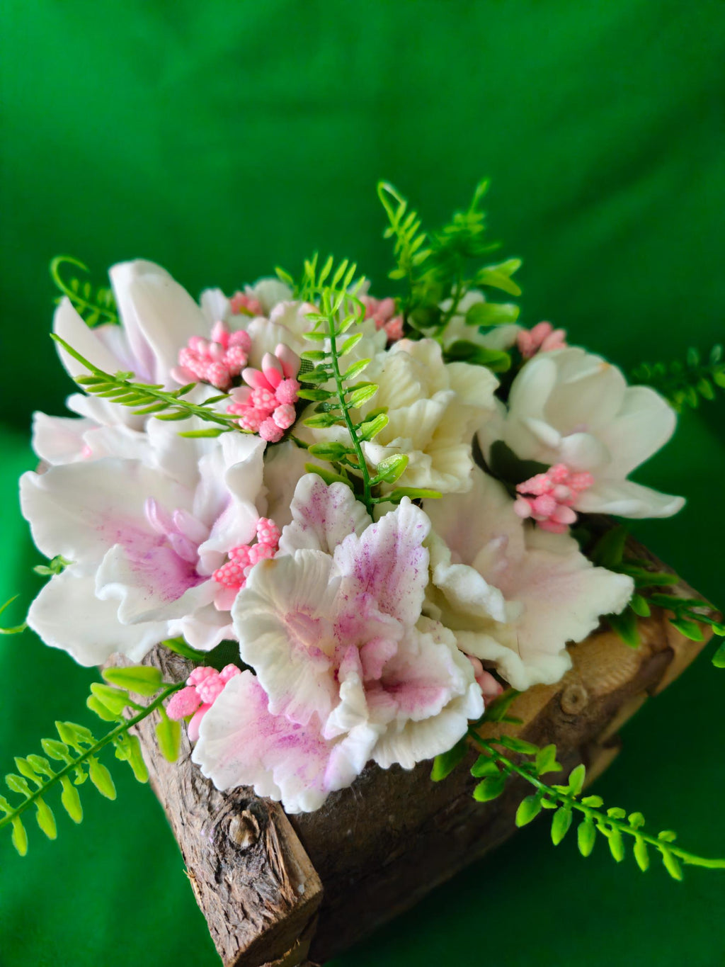 Luxe Petal Box – Elegant Scented Soap Floral Centerpiece