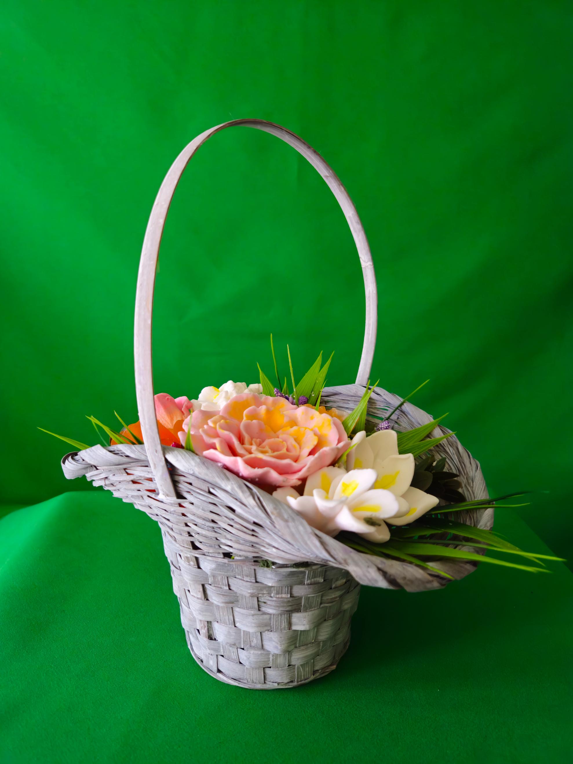 Woven Peach Serenity Basket – Luxury Scented Soap Flower Gift (Handmade UK)