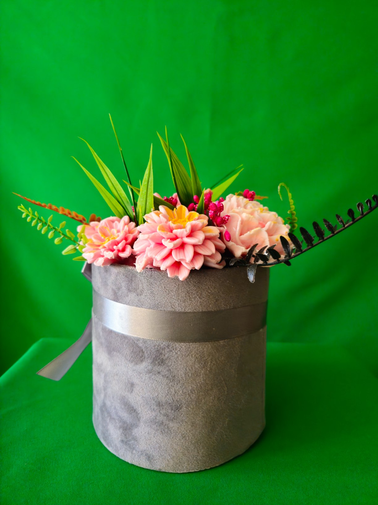 Blossom Aura Luxury Flower Box – Handcrafted Soap Floral Arrangement