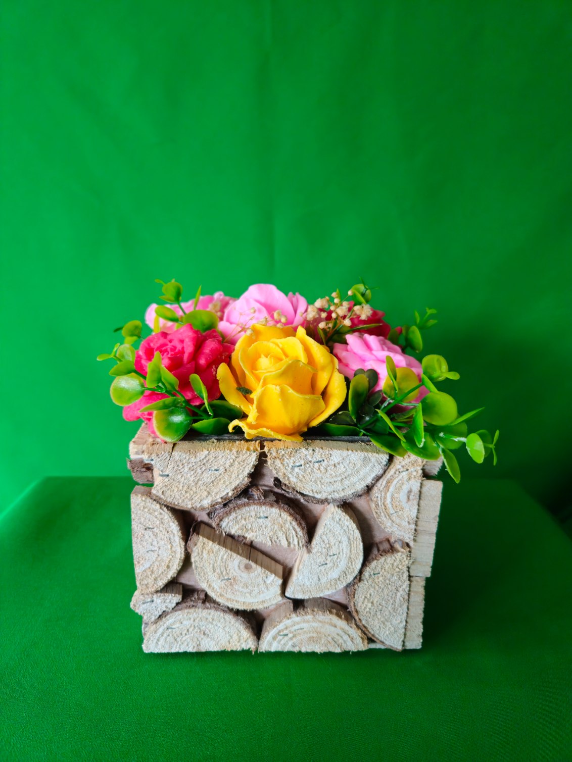 Petal Glow Gift Box – Elegant Scented Soap Flower Display