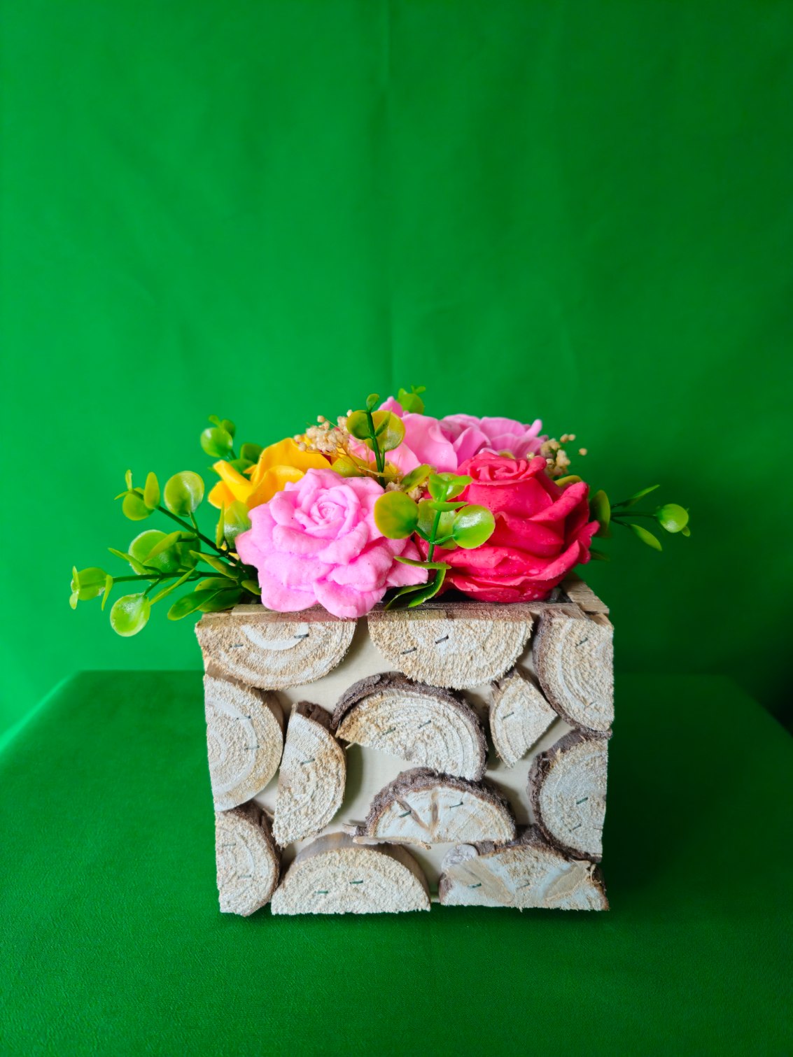 Petal Glow Gift Box – Elegant Scented Soap Flower Display