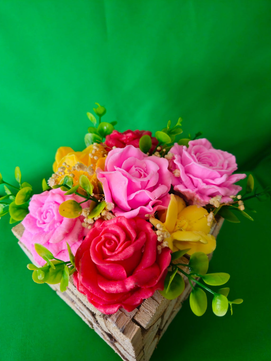 Petal Glow Gift Box – Elegant Scented Soap Flower Display