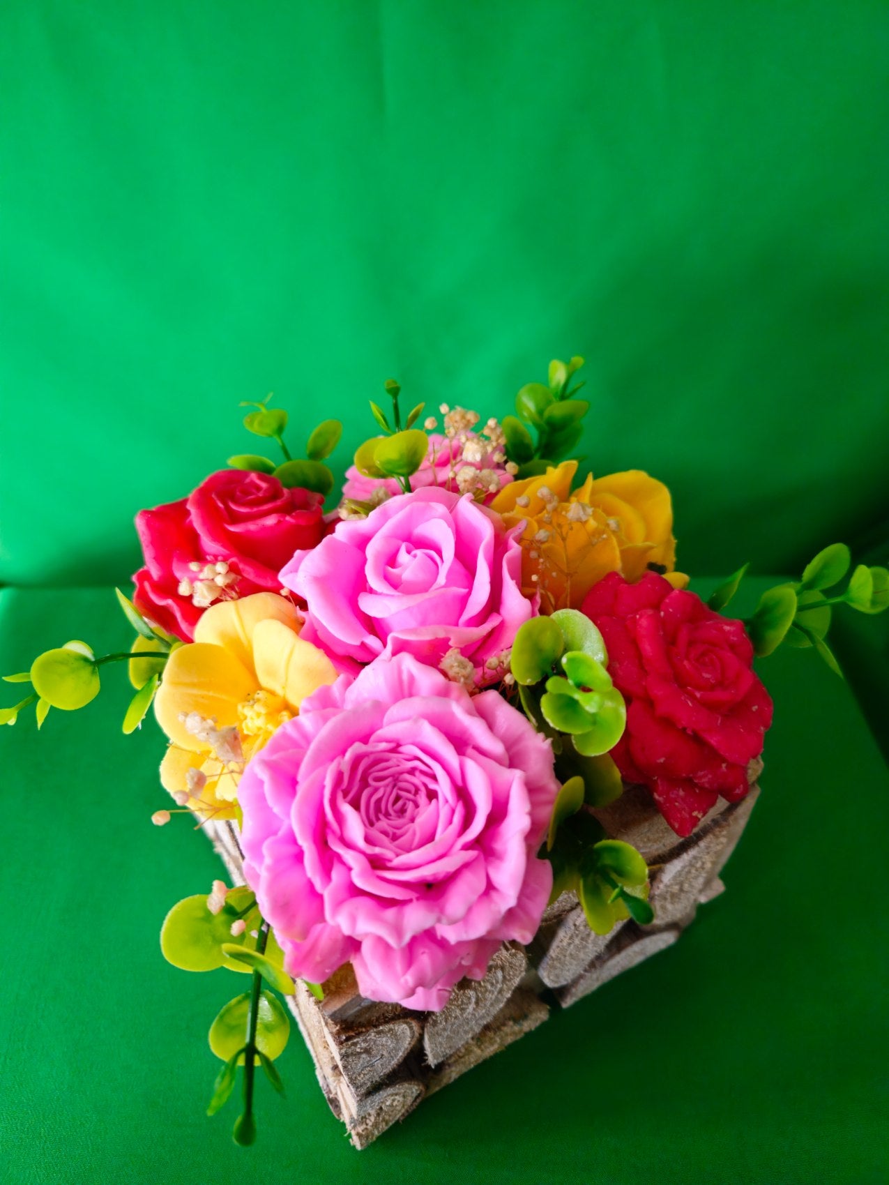 Petal Glow Gift Box – Elegant Scented Soap Flower Display