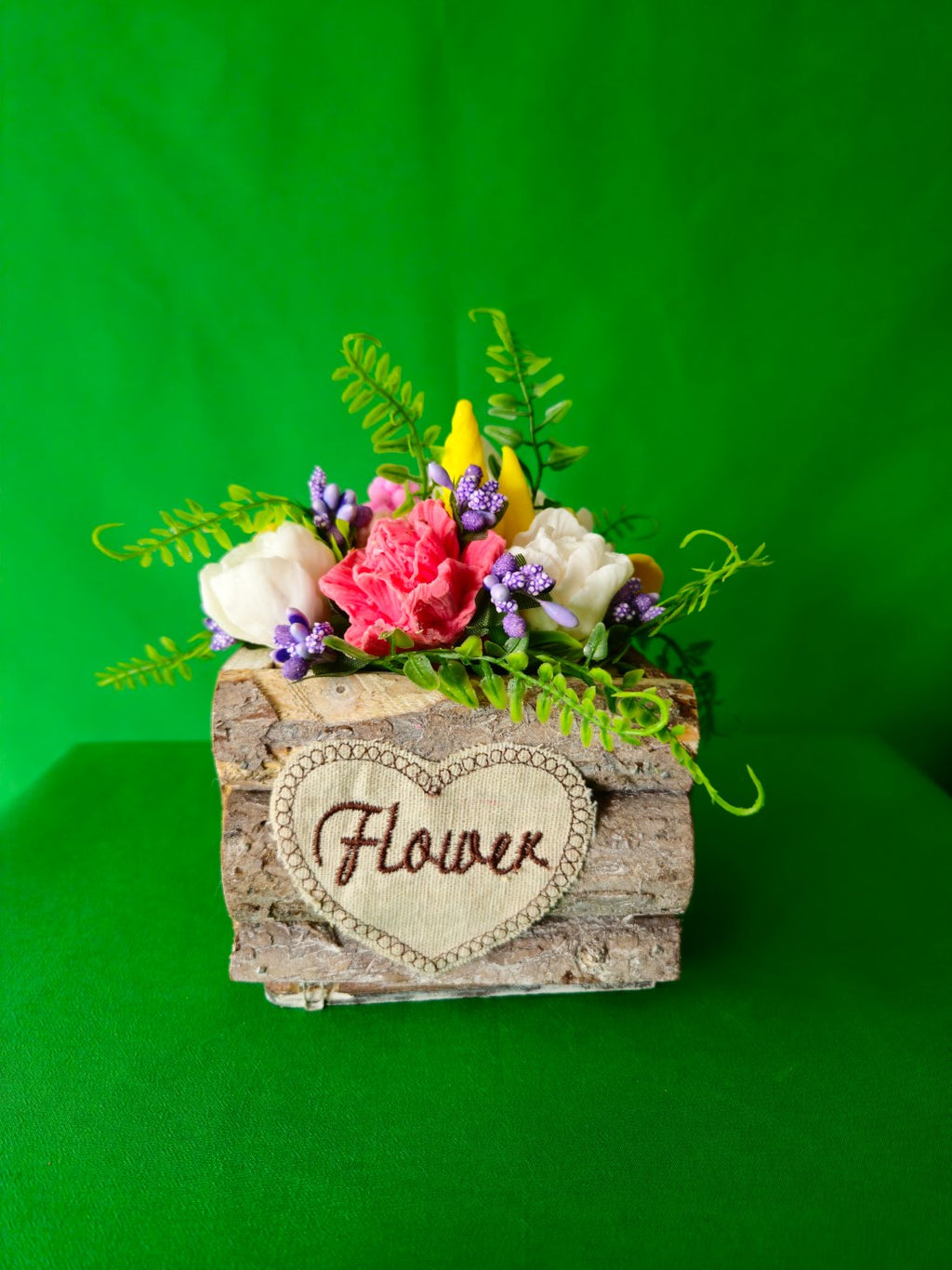 Floral Grace Gift Box – Luxury Scented Soap Flower Arrangement (Handmade UK)