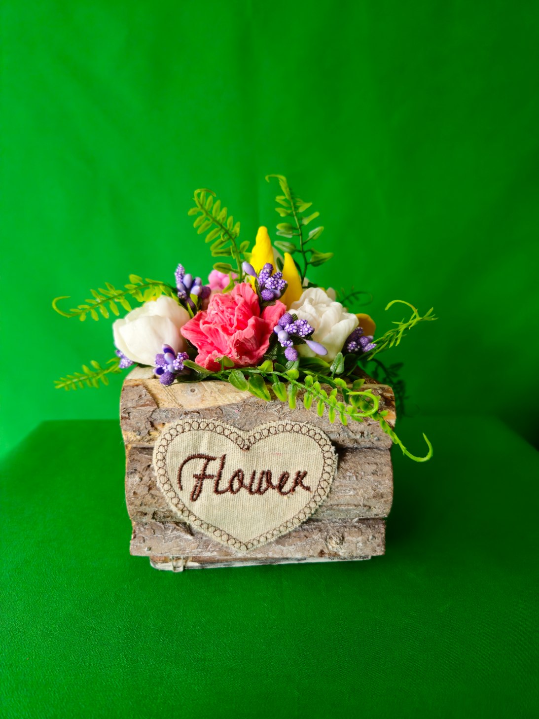 Floral Grace Gift Box – Luxury Scented Soap Flower Arrangement (Handmade UK)