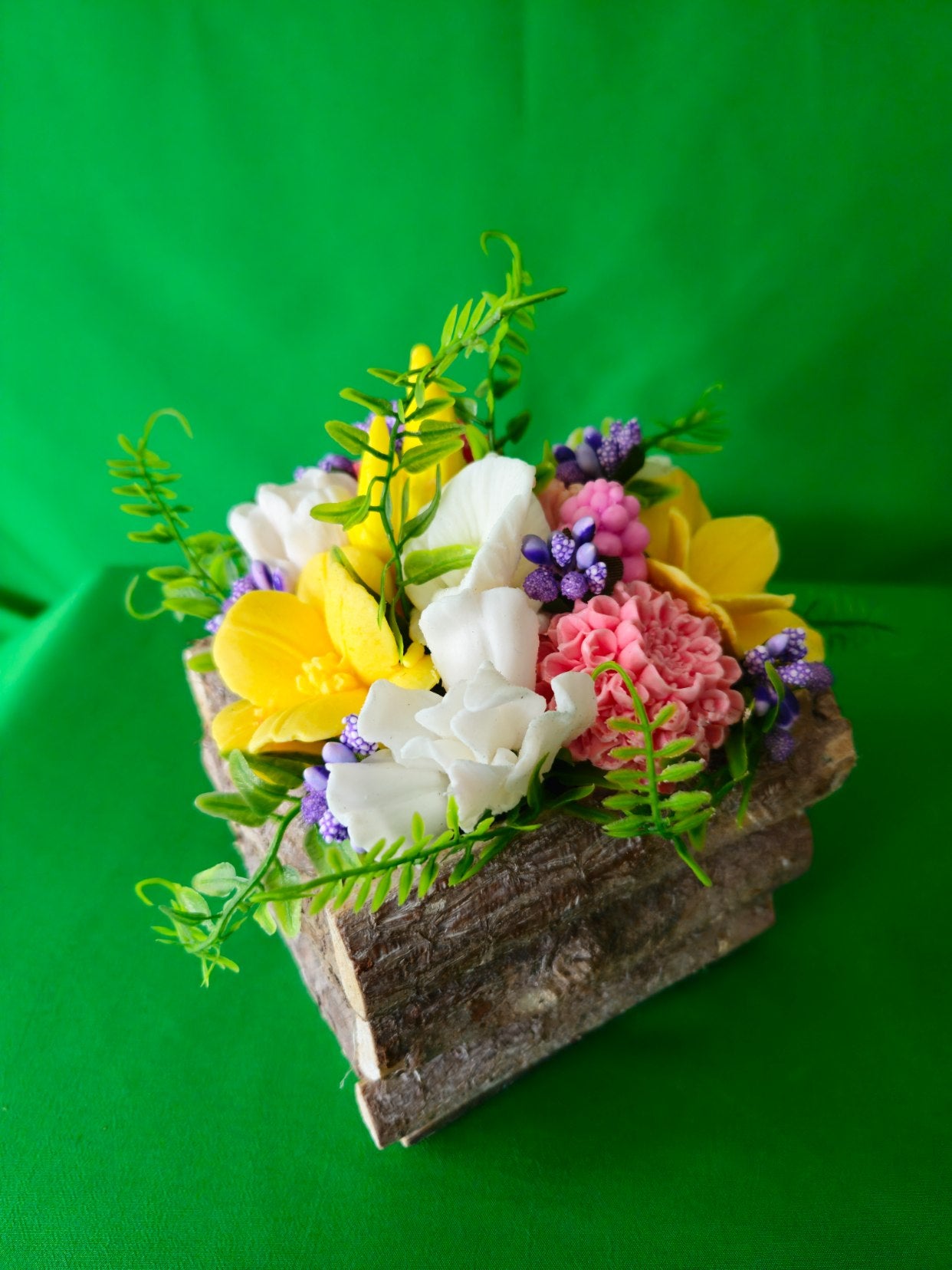 Floral Grace Gift Box – Luxury Scented Soap Flower Arrangement (Handmade UK)