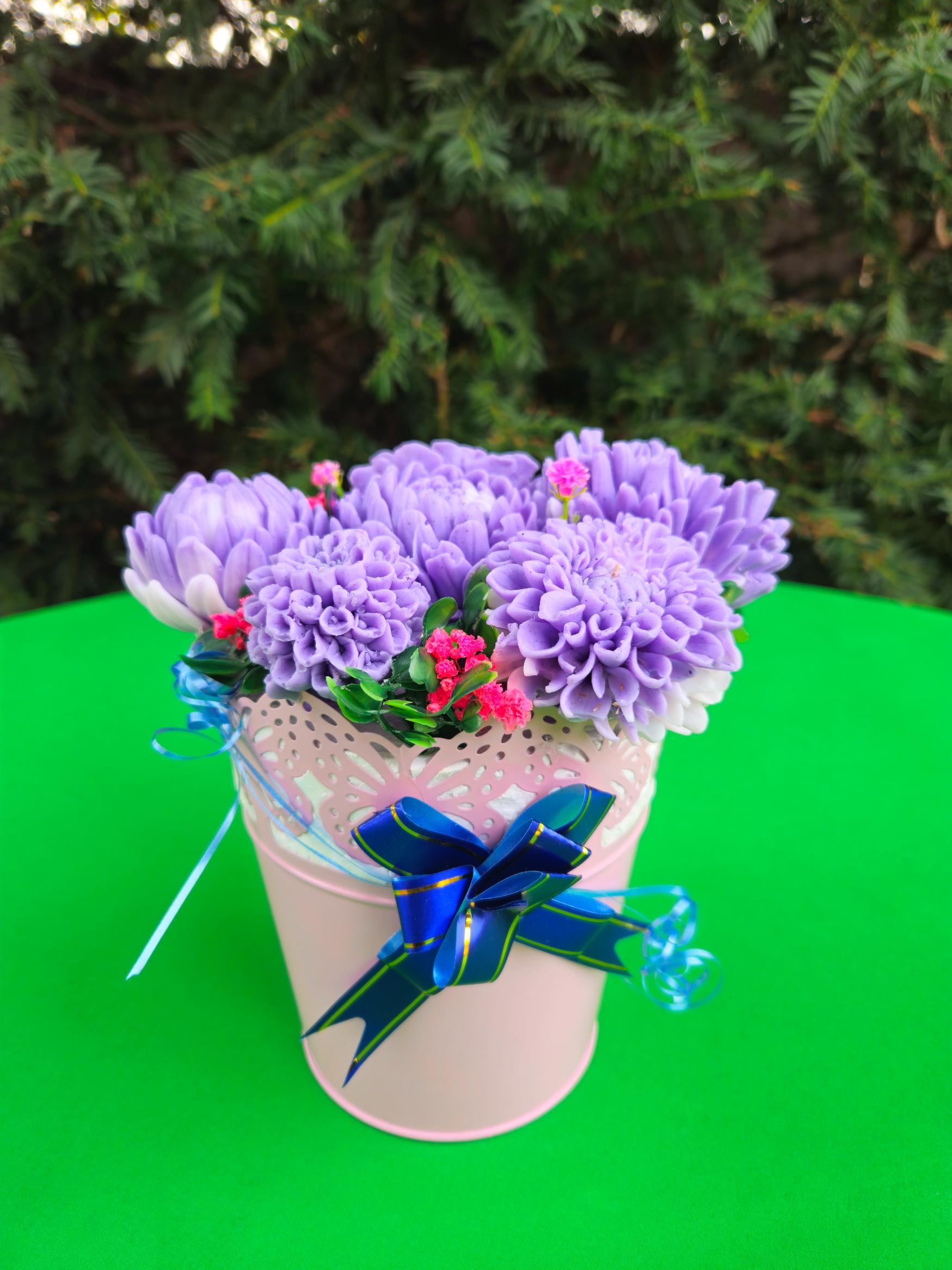 Woven Petals Basket | Luxury Scented Soap Flower Display